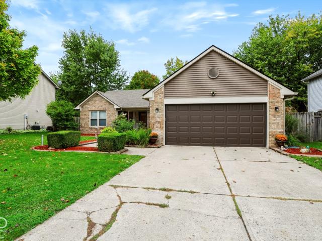 House for sale in Cobblestone, Lawrence