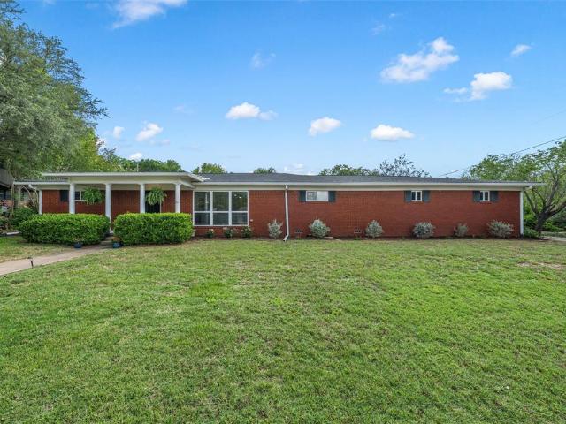 House for sale in Woodway, Texas