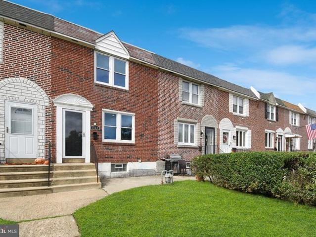 Townhouse for sale in Glenolden, Delaware County