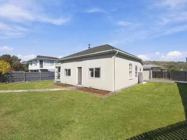 House for sale in Chaslands, Canterbury