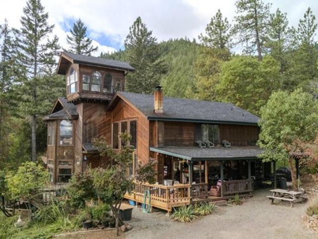 House for sale in Williams, Josephine County