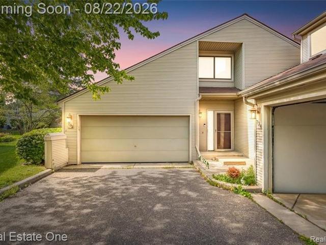 Townhouse for sale in Rochester Hills, Michigan