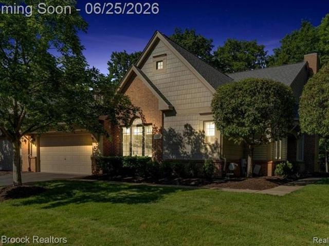 Condo for sale in West Bloomfield, Michigan