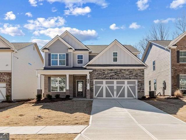 House for sale in Flowery Branch, Georgia