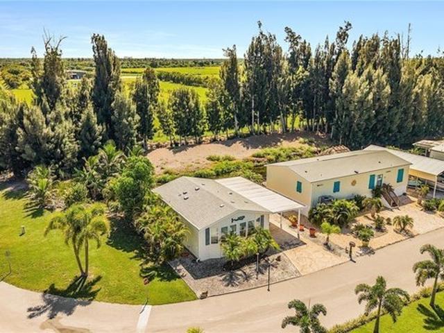 House for sale in Flamingo Bay, Saint James City
