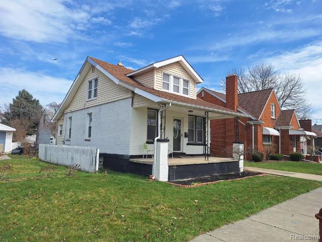 House for sale in Center Line