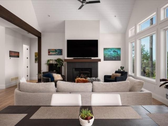 House for sale in Lantzville, British Columbia