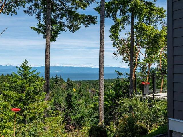 House for sale in Lantzville, British Columbia
