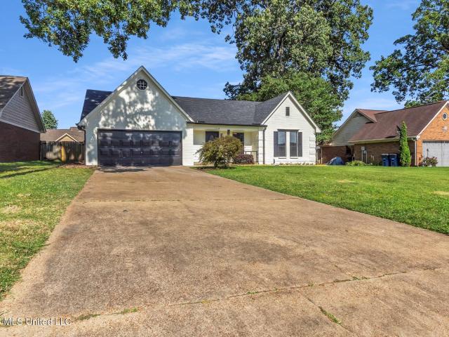 House for sale in Nesbit, Mississippi