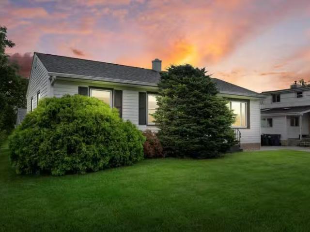 House for sale in Oak Creek