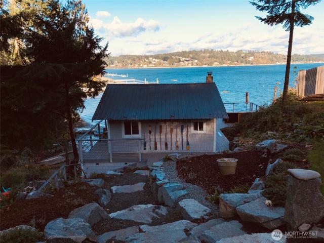 House for sale in Fox Island