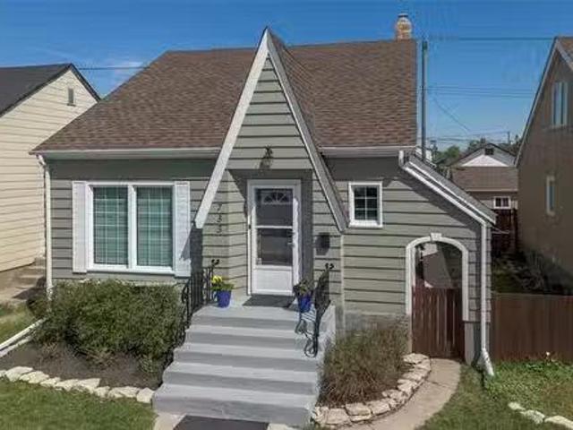 House for sale in East St. Paul, Manitoba