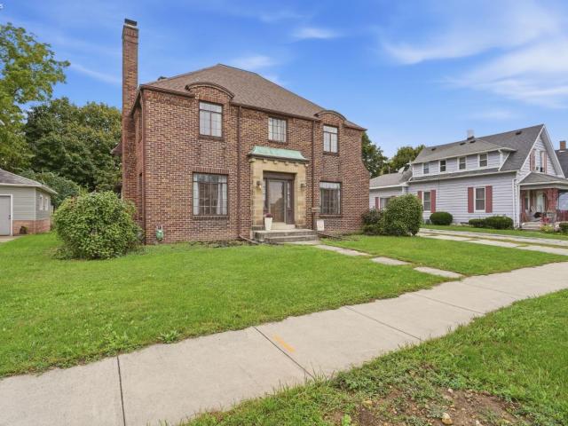 House for sale in Downtown Fostoria, Fostoria