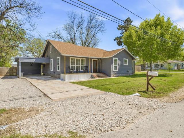 House for sale in De Leon, Texas