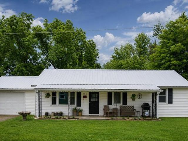 House for sale in Mountain Grove, Missouri