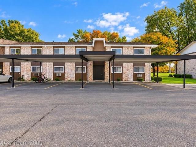 Condo for sale in Woodview Condominiums, Westland