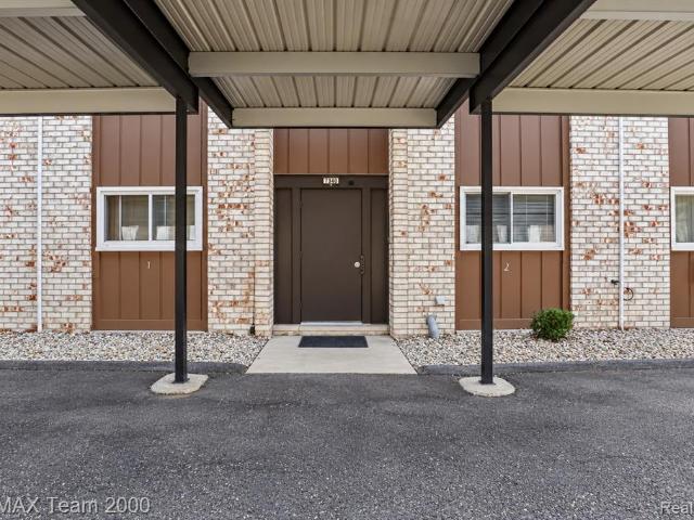 Condo for sale in Woodview Condominiums, Westland