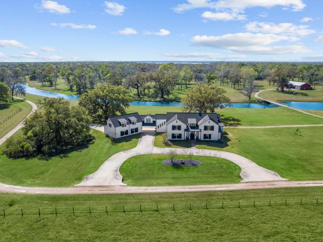 Farm for sale in Damon, Texas