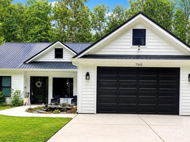 House for sale in Mecklenburg, North Carolina
