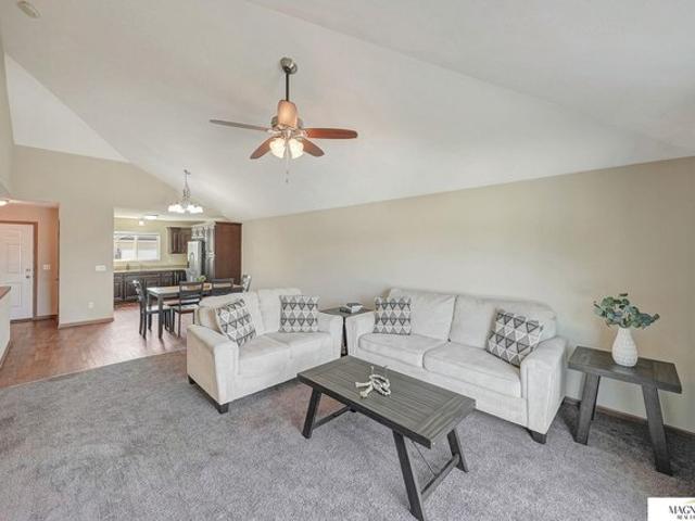 House for sale in Stone Bridge Creek, Lincoln