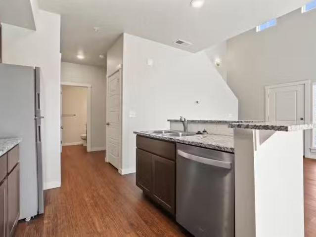 Condo for rent in Garden City