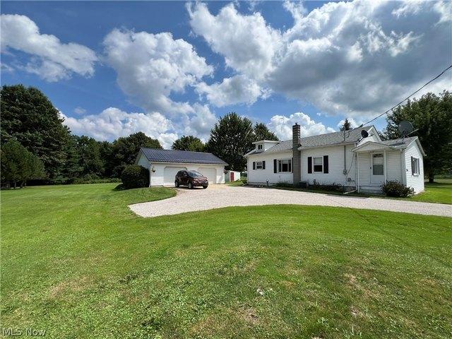 House for sale in Andover, Ohio