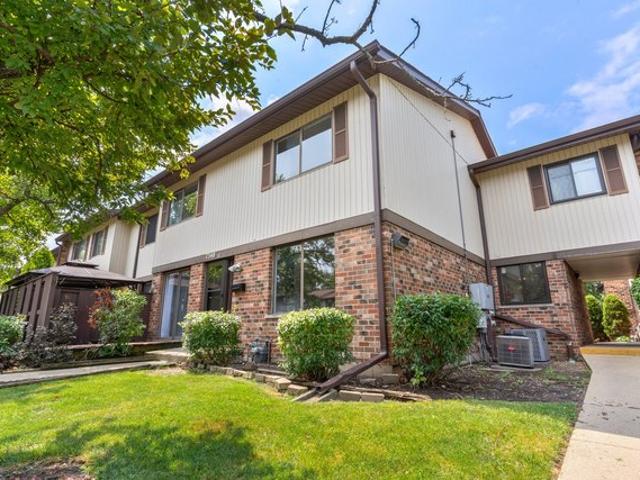 Condo for sale in Downers Grove, Illinois