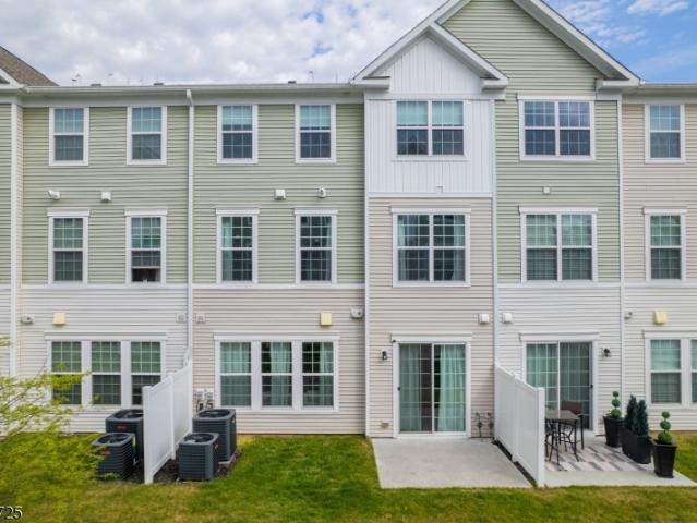 Townhouse for sale in Dunellen, New Jersey