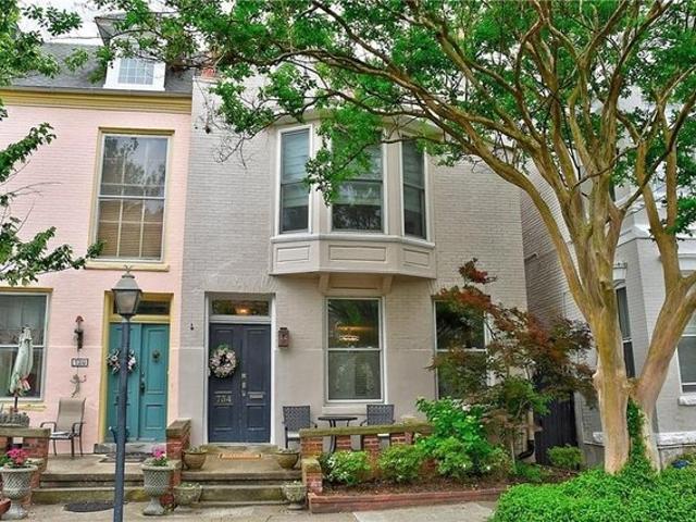 Townhouse for sale in Virginia