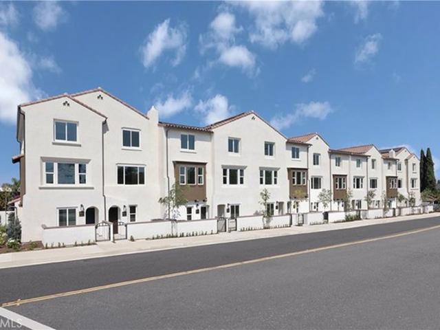 Townhouse for sale in Downey, California