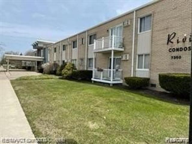 Condo for sale in Dearborn Heights, Michigan
