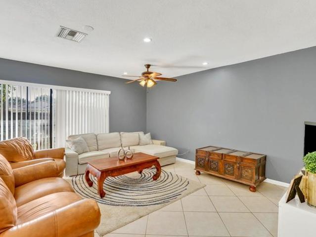 Townhouse for sale in Lauderhill, Broward County