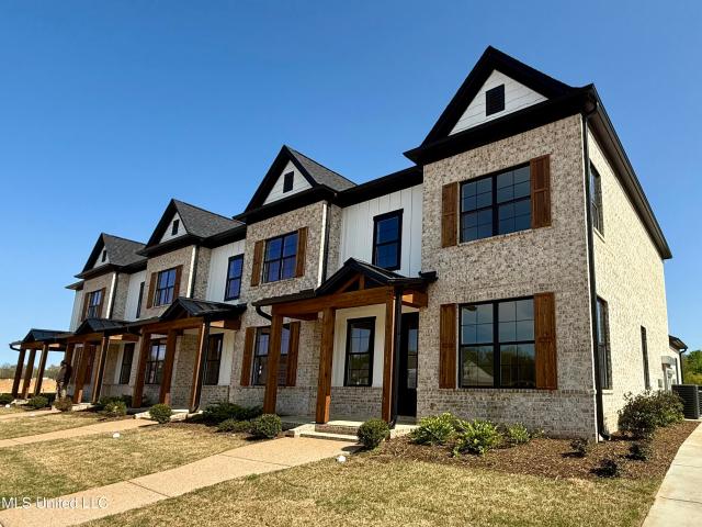 Townhouse for sale in Nesbit