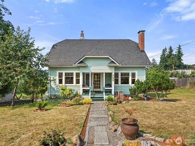 House for sale in South Bend, Washington