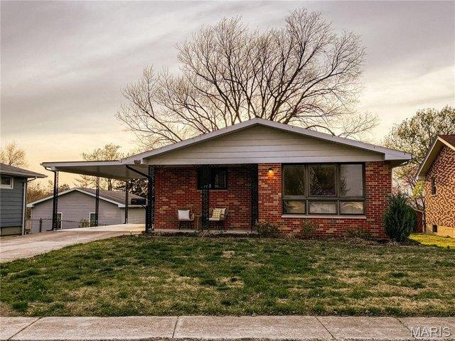 House for sale in Sainte Genevieve, Missouri