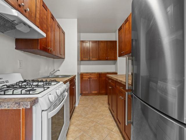 Property for sale in The Bronx, Arverne