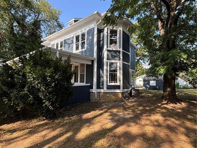 House for sale in Dimmitts Addition, Fort Scott