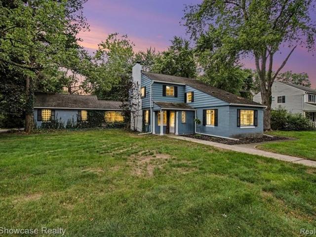 House for sale in Westacres, West Bloomfield Township