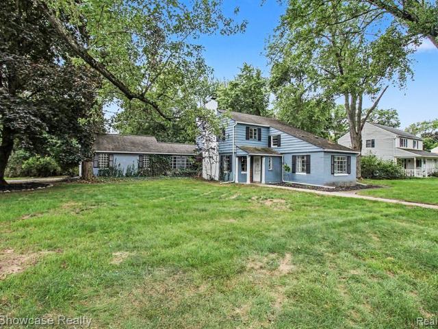 House for sale in Westacres, West Bloomfield Township