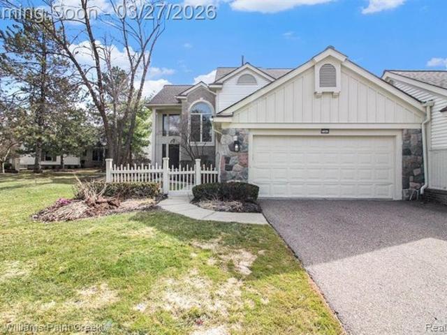 Condo for sale in West Bloomfield, Michigan