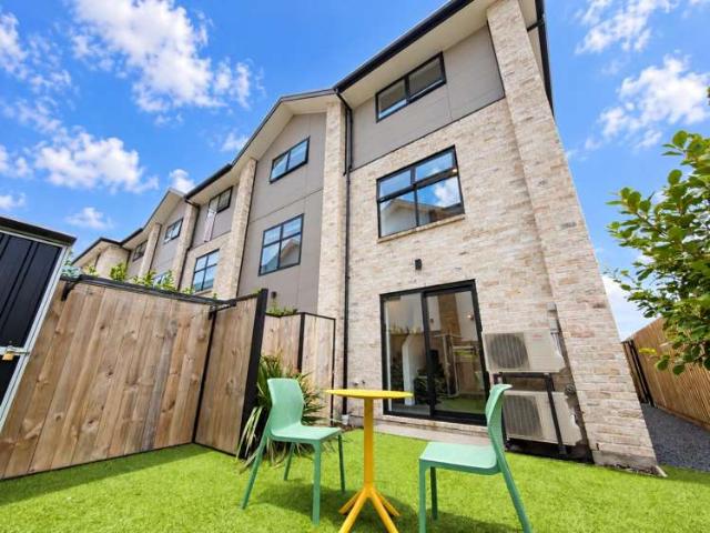 Townhouse for sale in Heathcote, Canterbury