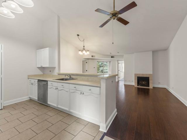Condo for sale in Carol Stream, Illinois