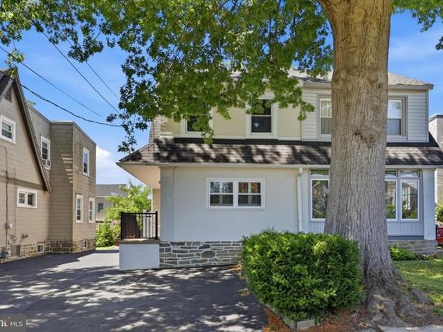 Townhouse for sale in Ardmore, Pennsylvania