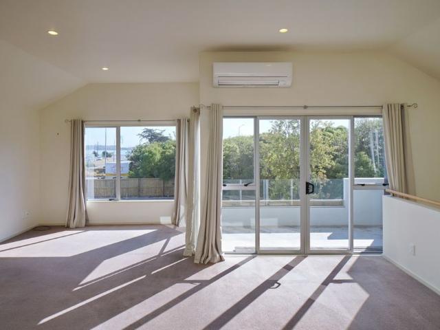 Apartment for rent in Chaslands, Canterbury