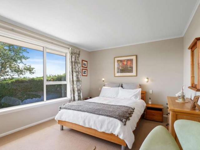 House for sale in Chaslands, Canterbury