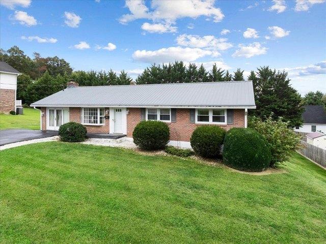 House for sale in Fairlawn, Pulaski County