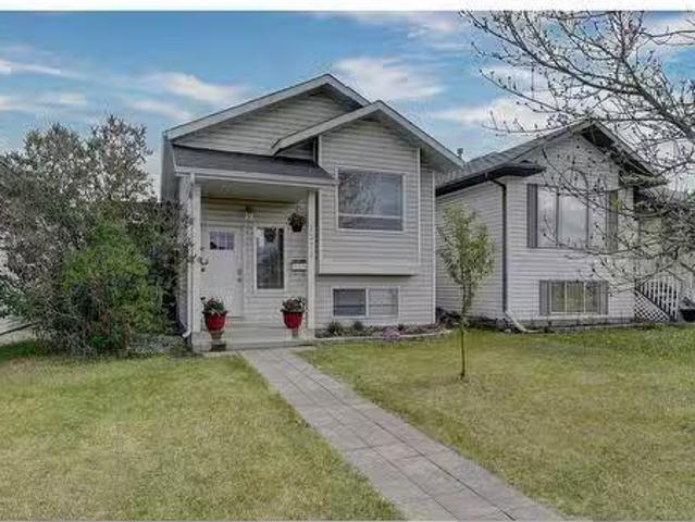 House for sale in Grande Prairie, Alberta