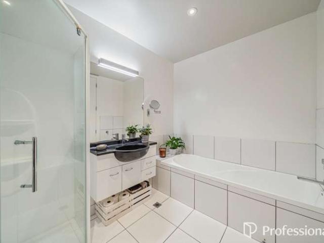 Apartment for sale in Days Bay, Wellington