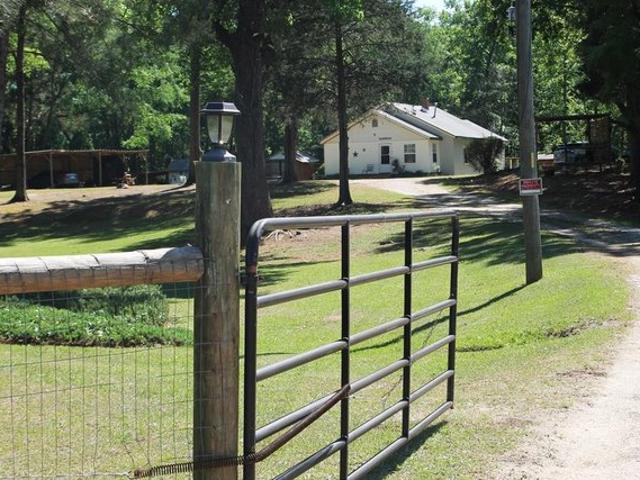 House for sale in Waterloo, South Carolina