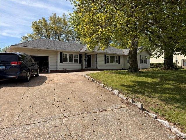 House for sale in Bethalto, Illinois